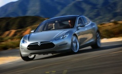 Tesla представила бюджетный вариант Model S